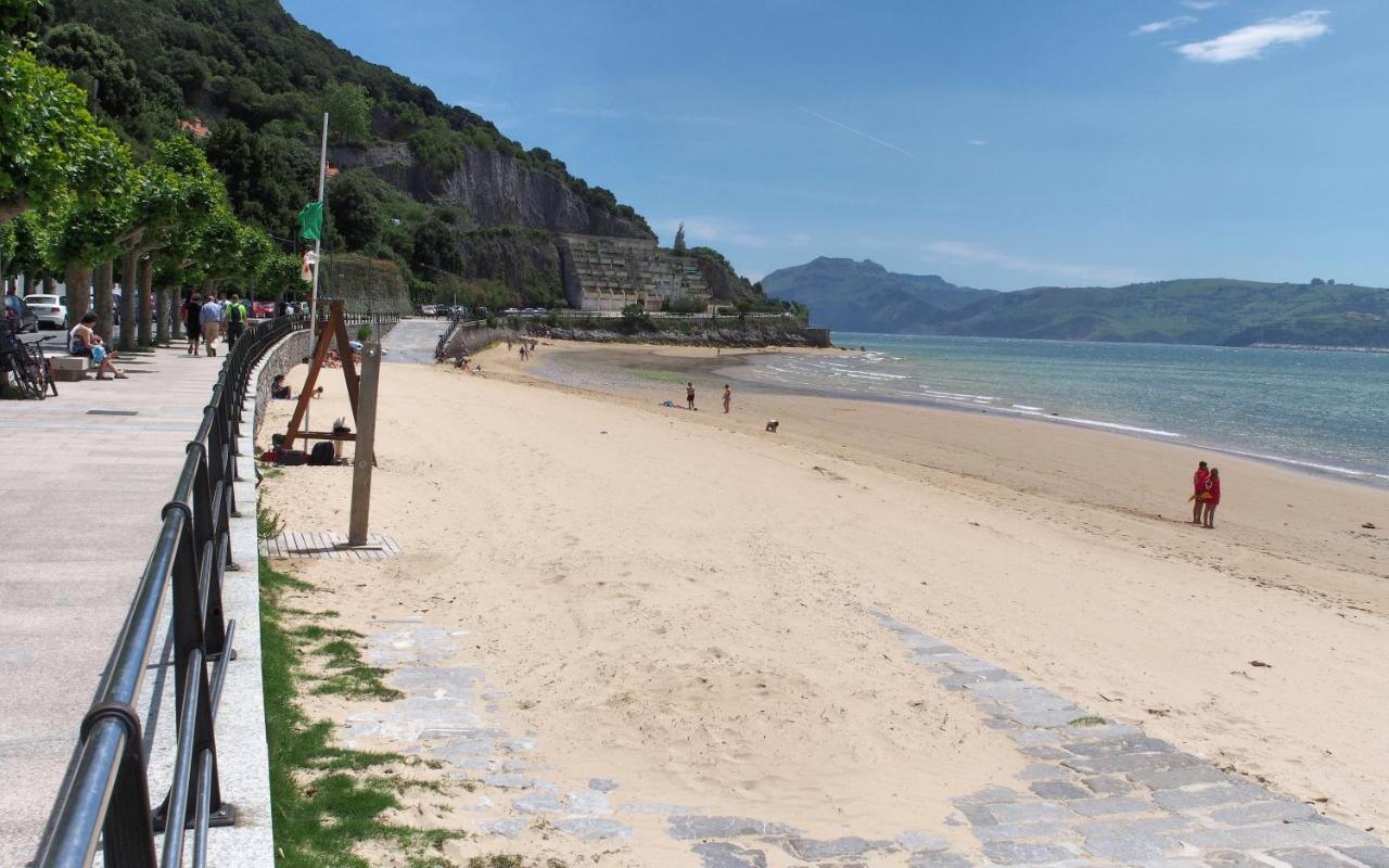 Vistamar. Primera Linea. Bahia De Santona Apartment Bagian luar foto