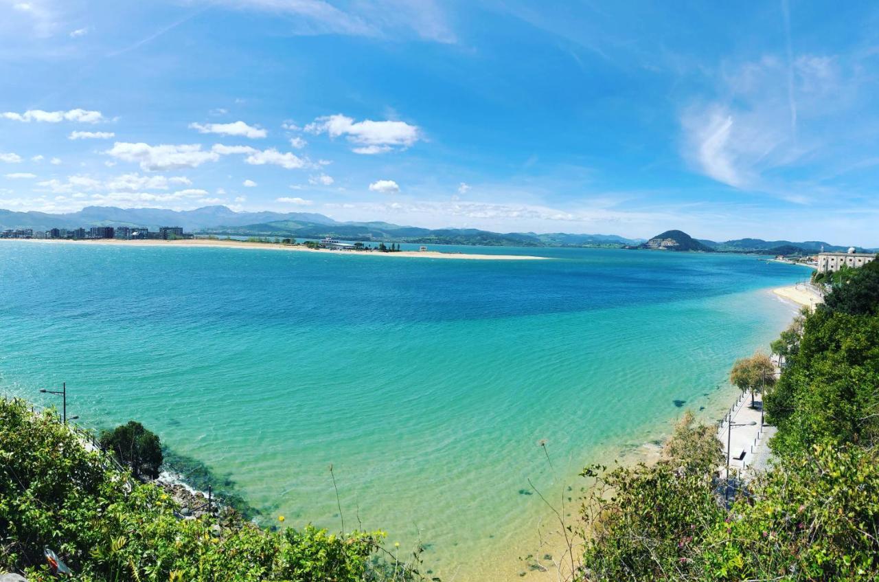 Vistamar. Primera Linea. Bahia De Santona Apartment Bagian luar foto