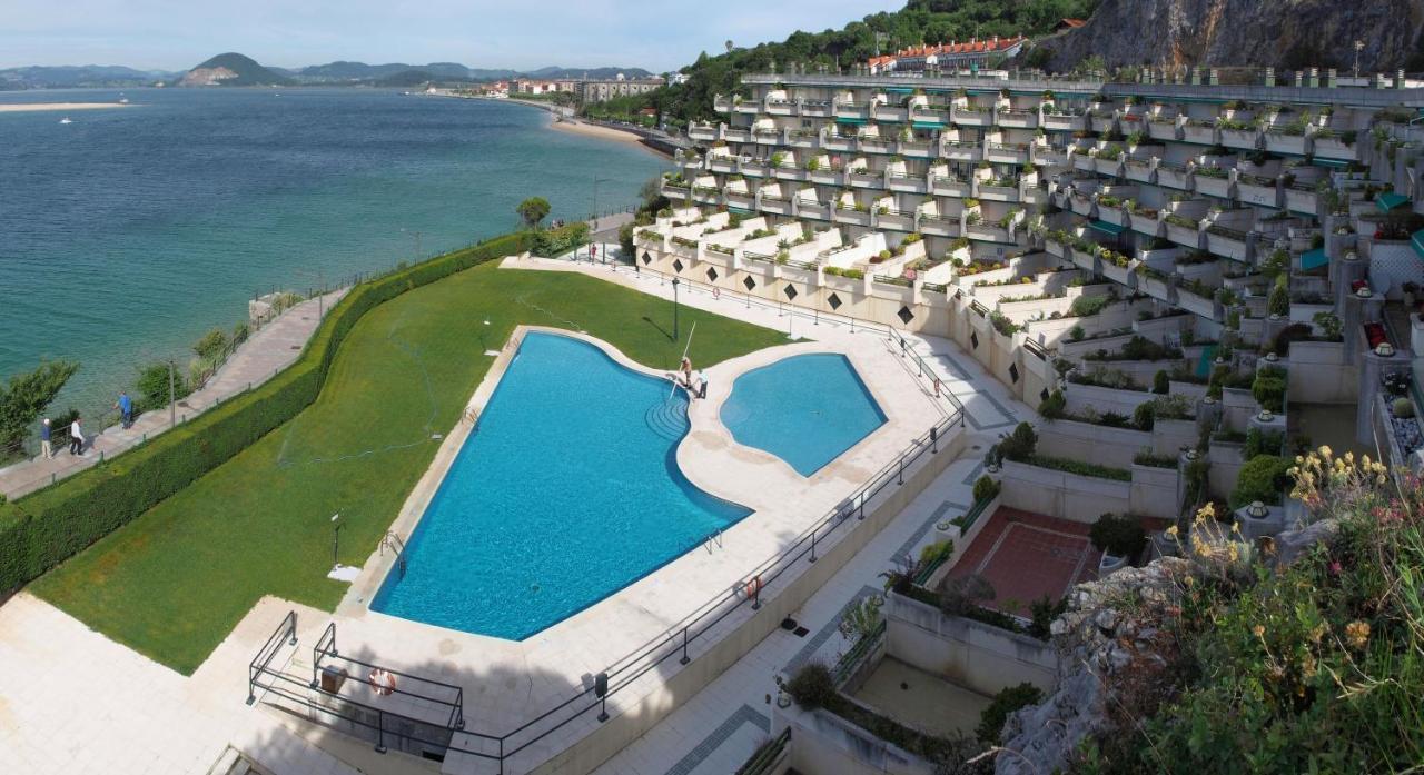 Vistamar. Primera Linea. Bahia De Santona Apartment Bagian luar foto